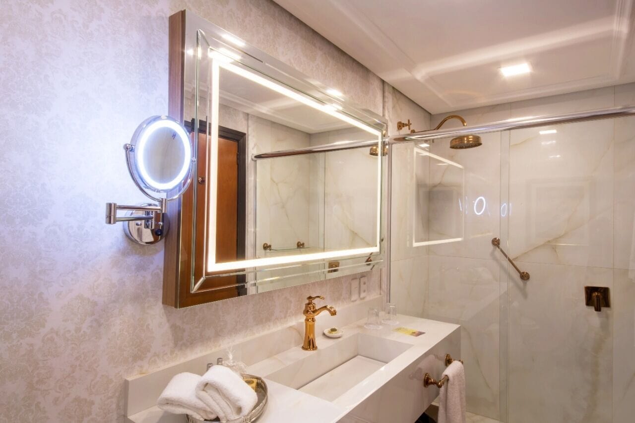 suite da montanha | bathroom | shower, free toiletries, hair dryer, bathrobes