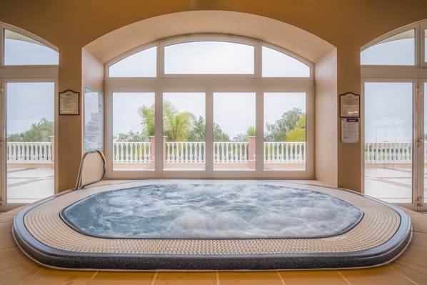 Bain à remous intérieur