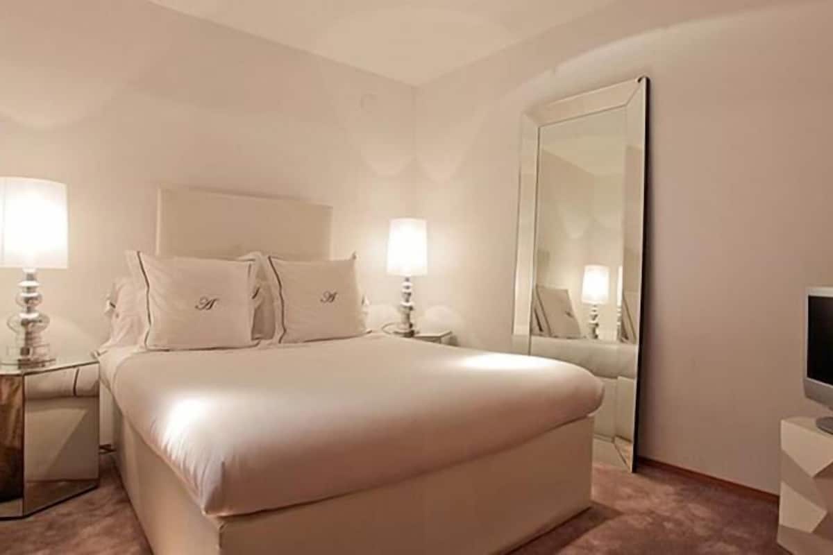 Ropa de cama hipoalergénica y minibar