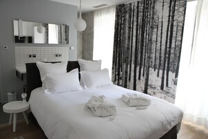 Executive Double Room | Premium bedding, minibar, soundproofing, free WiFi