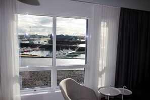 Loft suite | Hypo-allergenic bedding, desk, laptop workspace, blackout drapes