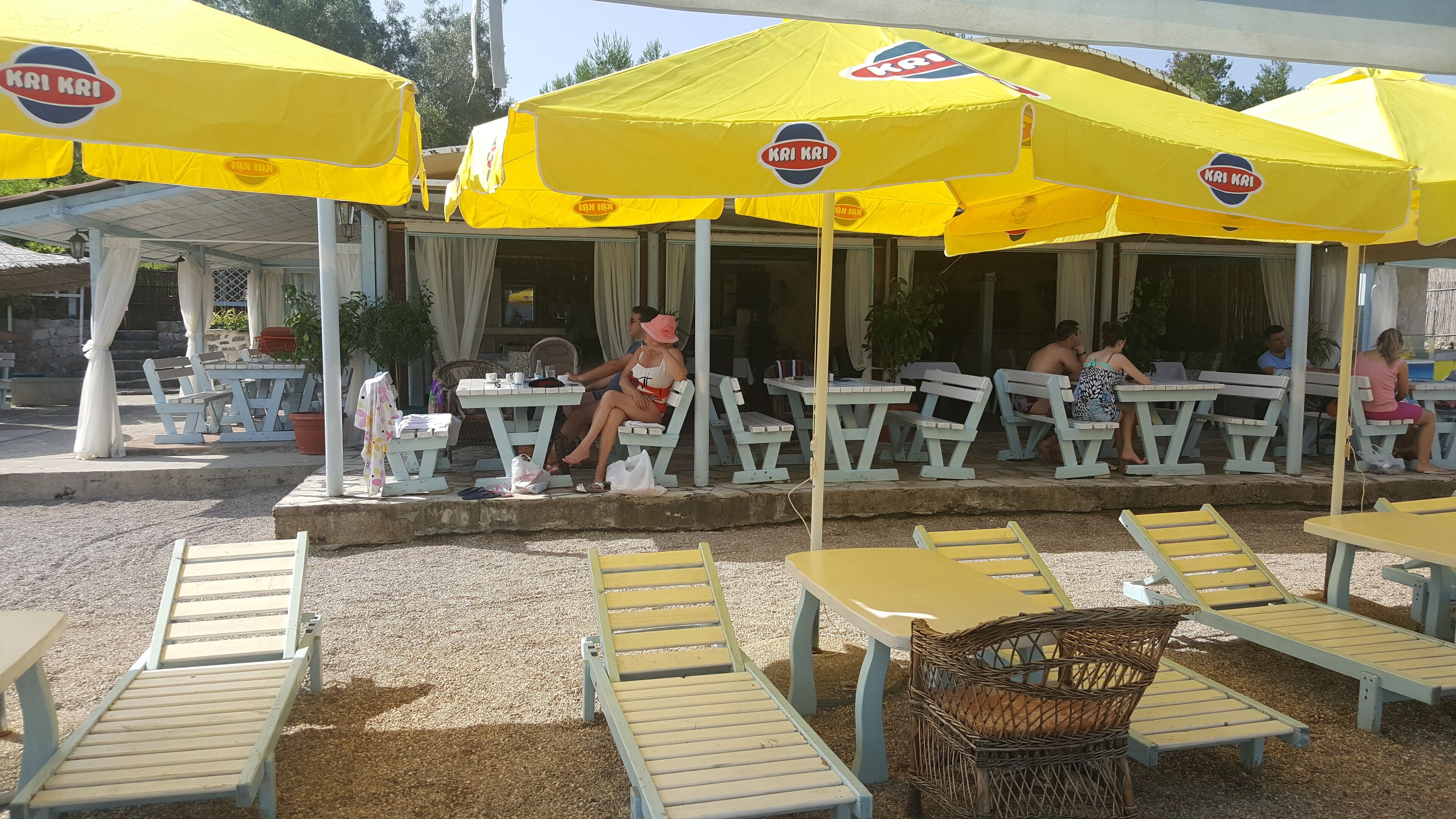 beach nearby, beach shuttle, sun-loungers, beach umbrellas