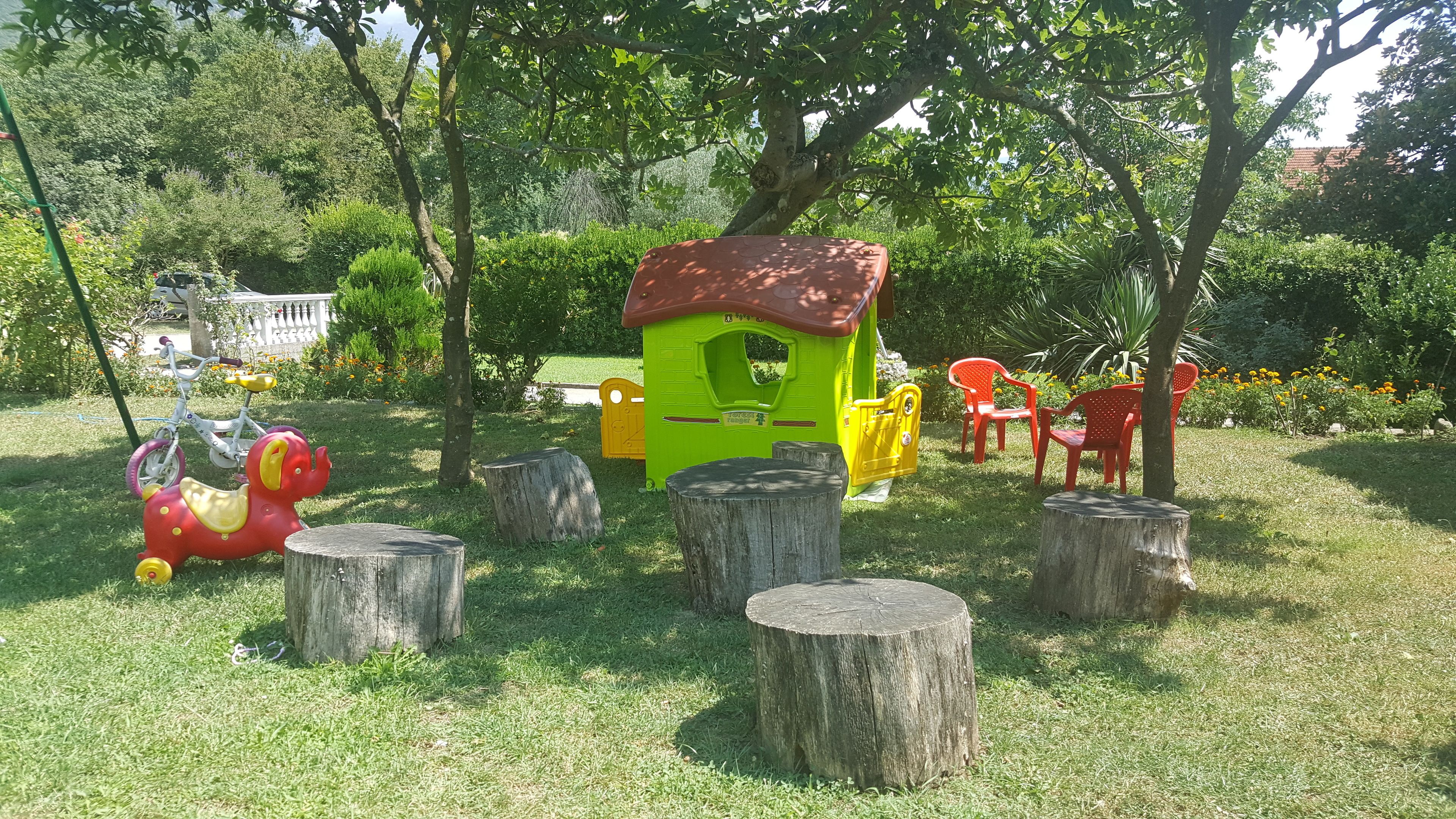children’s play area – outdoor