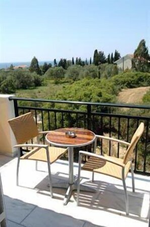 Terrace/patio - Barbara Studios & Apartments (Kefalonia)