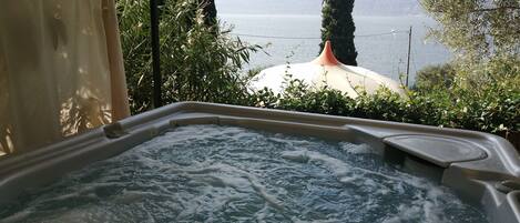 Banheira de hidromassagem