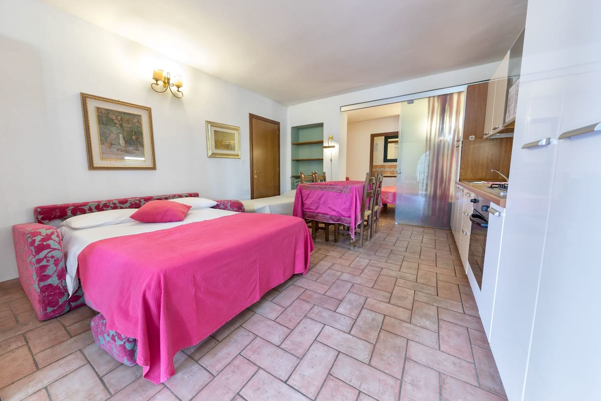 Standard Apartment (4 people) | Premium bedding, pillowtop beds, individually furnished, desk