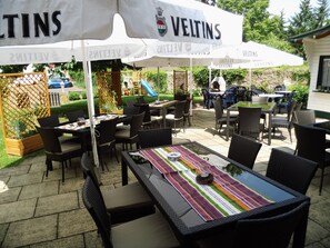 Breakfast, lunch, dinner served; Regional cuisine 