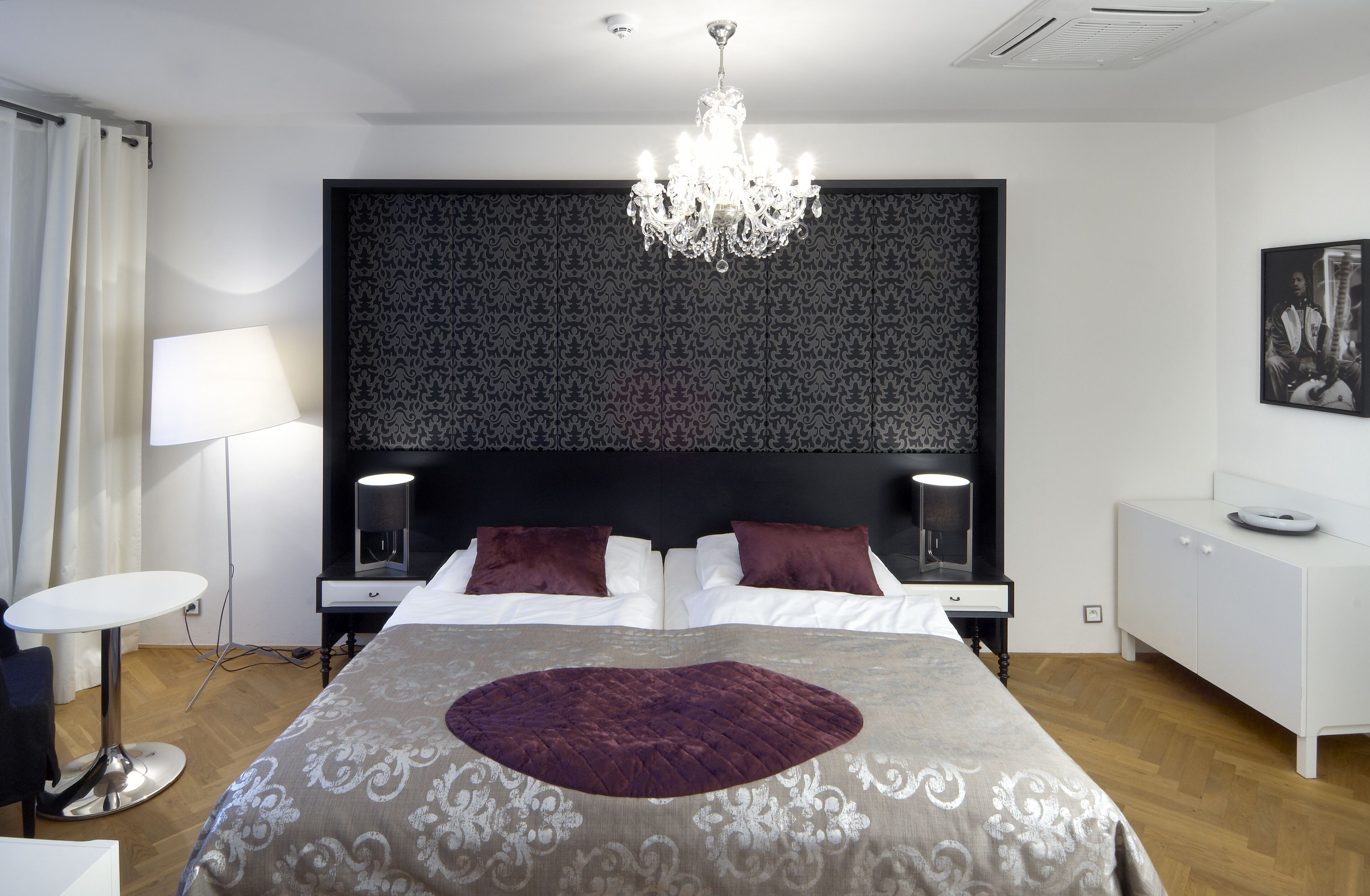 deluxe suite | 1 bedroom, minibar, in-room safe, desk