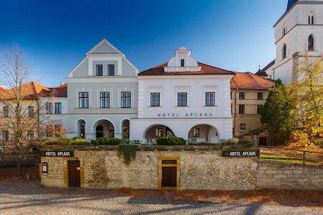 Fachada de la propiedad. Aplaus