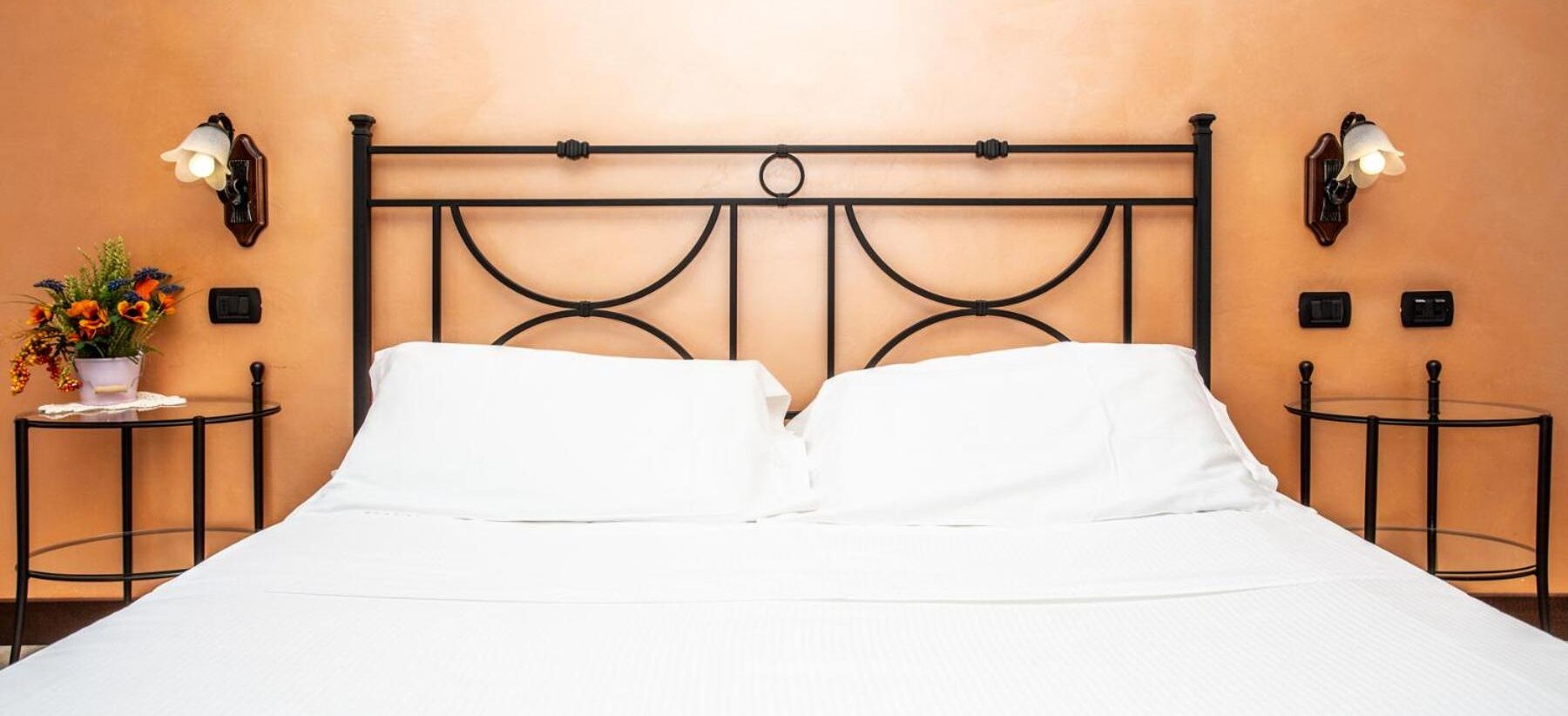 1 bedroom, egyptian cotton sheets, premium bedding, down duvets