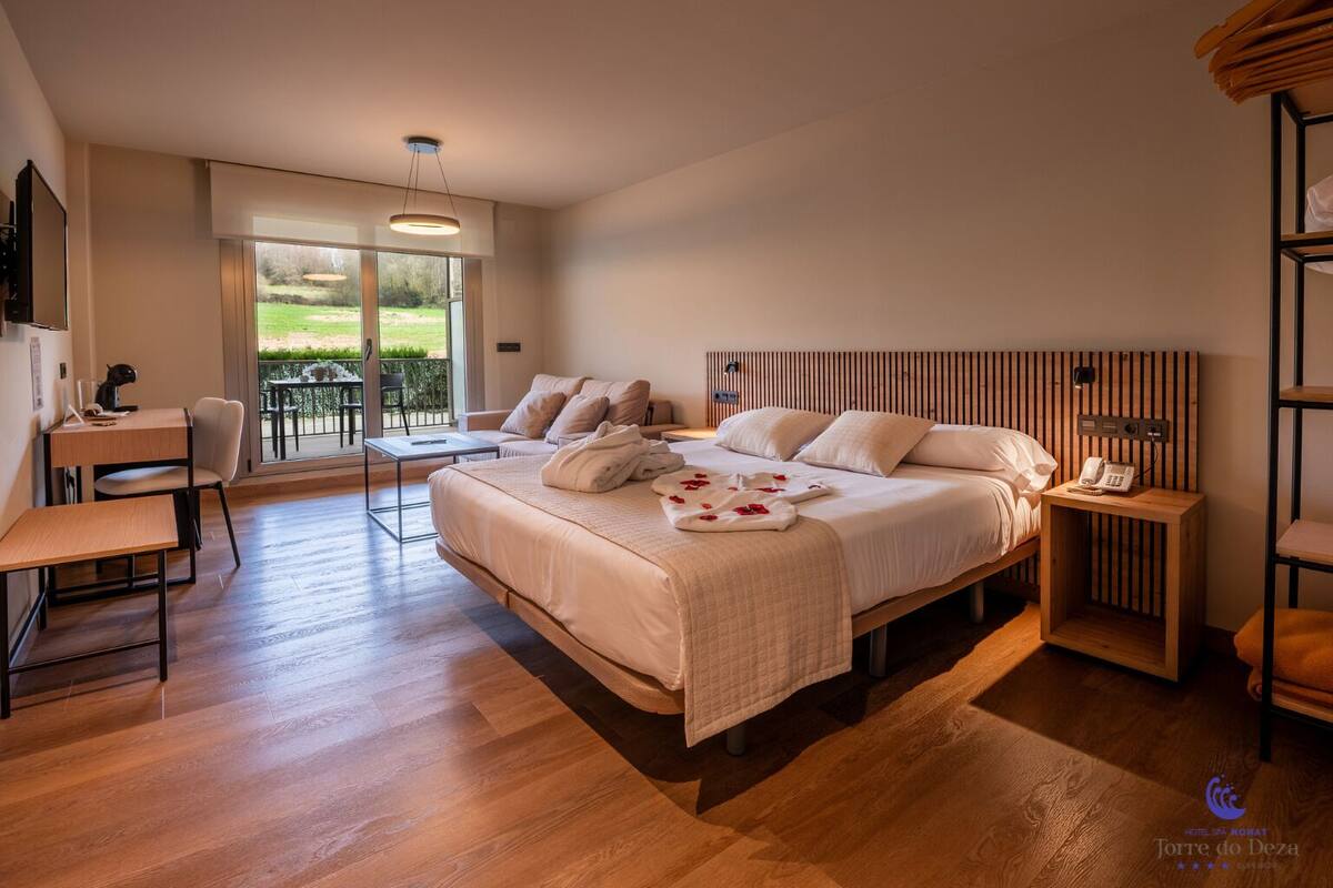 迷你吧、房內夾萬、書桌、遮光窗簾/窗簾