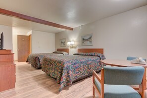 Standard Room, 2 Queen Beds | Iron/ironing board, free WiFi, bed sheets - Redmond Inn (Redmond)