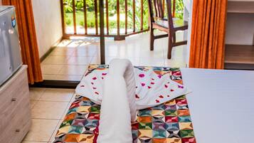 Caja de seguridad en la habitación, wifi gratis y ropa de cama