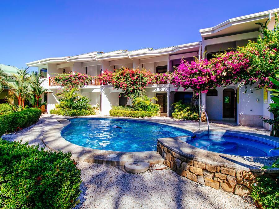 2 piscinas al aire libre, sillones reclinables de piscina