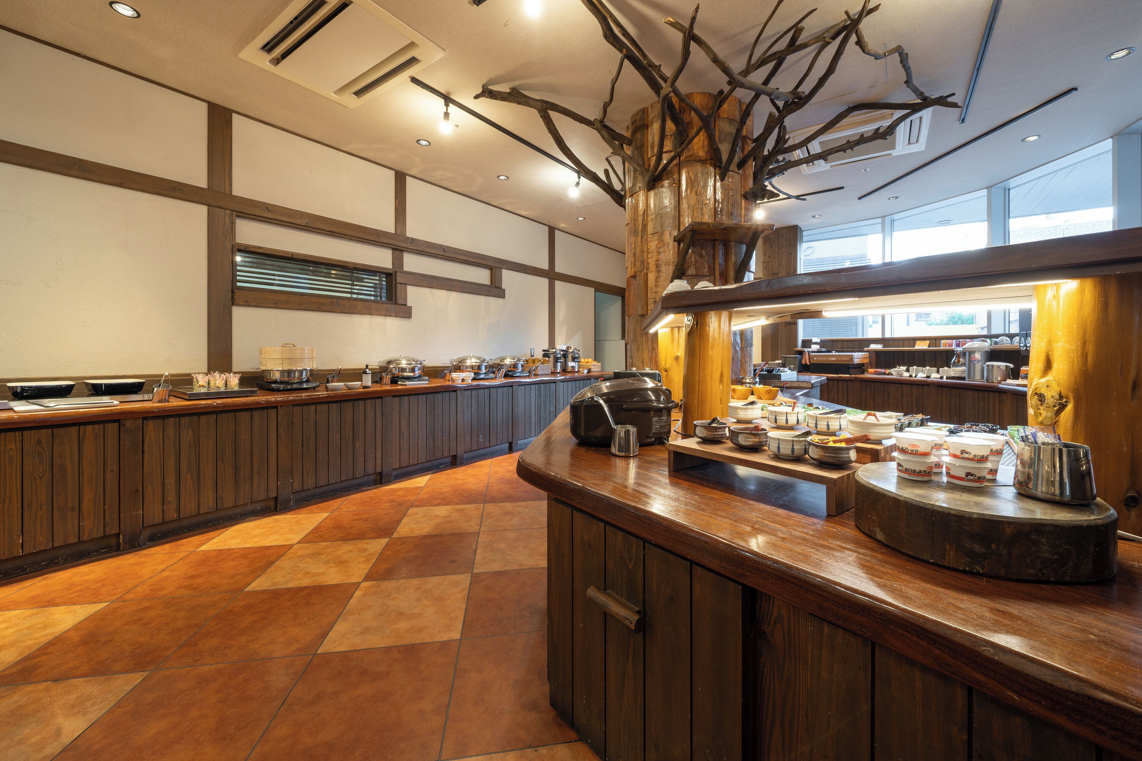 daily buffet breakfast (jpy 2200 per person)
