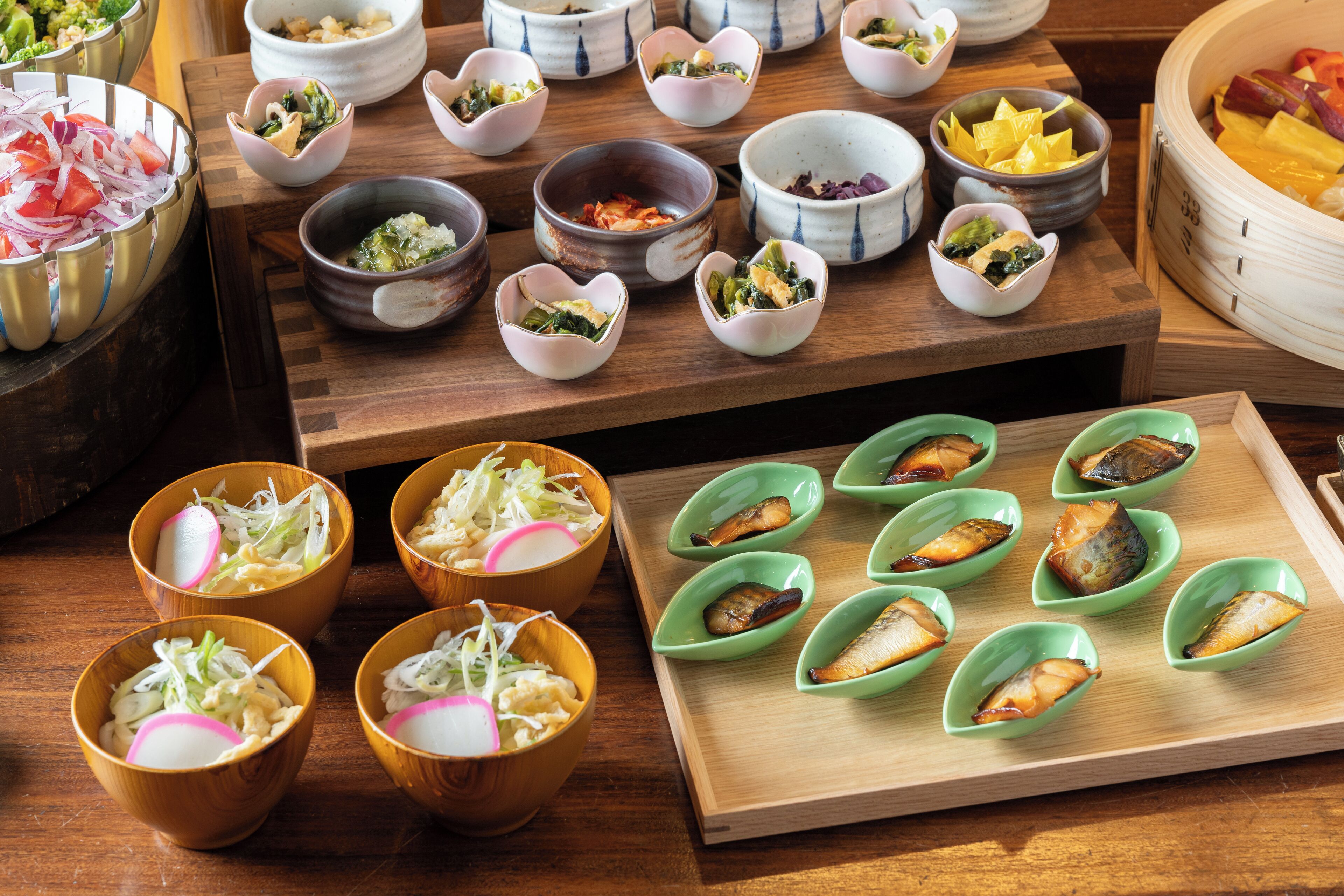 daily buffet breakfast (jpy 2200 per person)