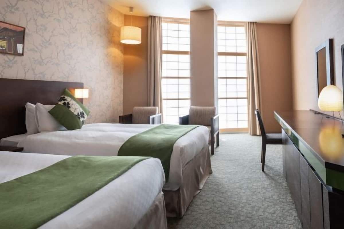 Down duvets, individually furnished, soundproofing, iron/ironing board
