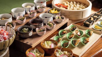 Daily buffet breakfast for a fee