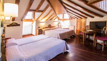 Ropa de cama de alta calidad y escritorio 