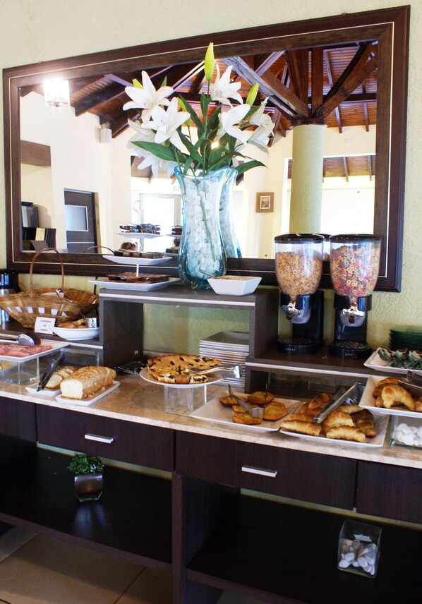 Free daily local cuisine breakfast 