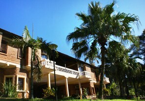 Front of property - Pirayu Lodge Resort (Puerto Iguazú)