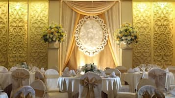 Banquet hall
