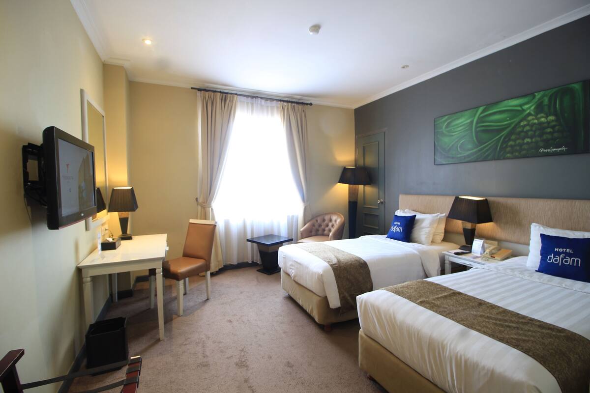 In-room safe, desk, free WiFi, bed sheets