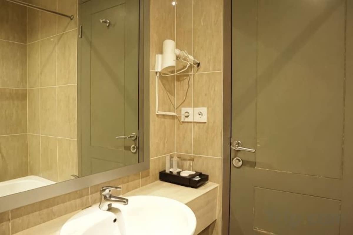 Bathroom | Shower, towels