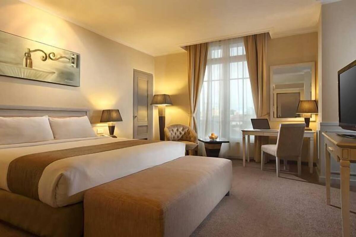 In-room safe, desk, free WiFi, bed sheets