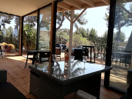 Porch. Hotel Parc Azur Toulon