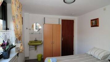 Chambre Simple Standard, salle de bains commune | Wi-Fi gratuit