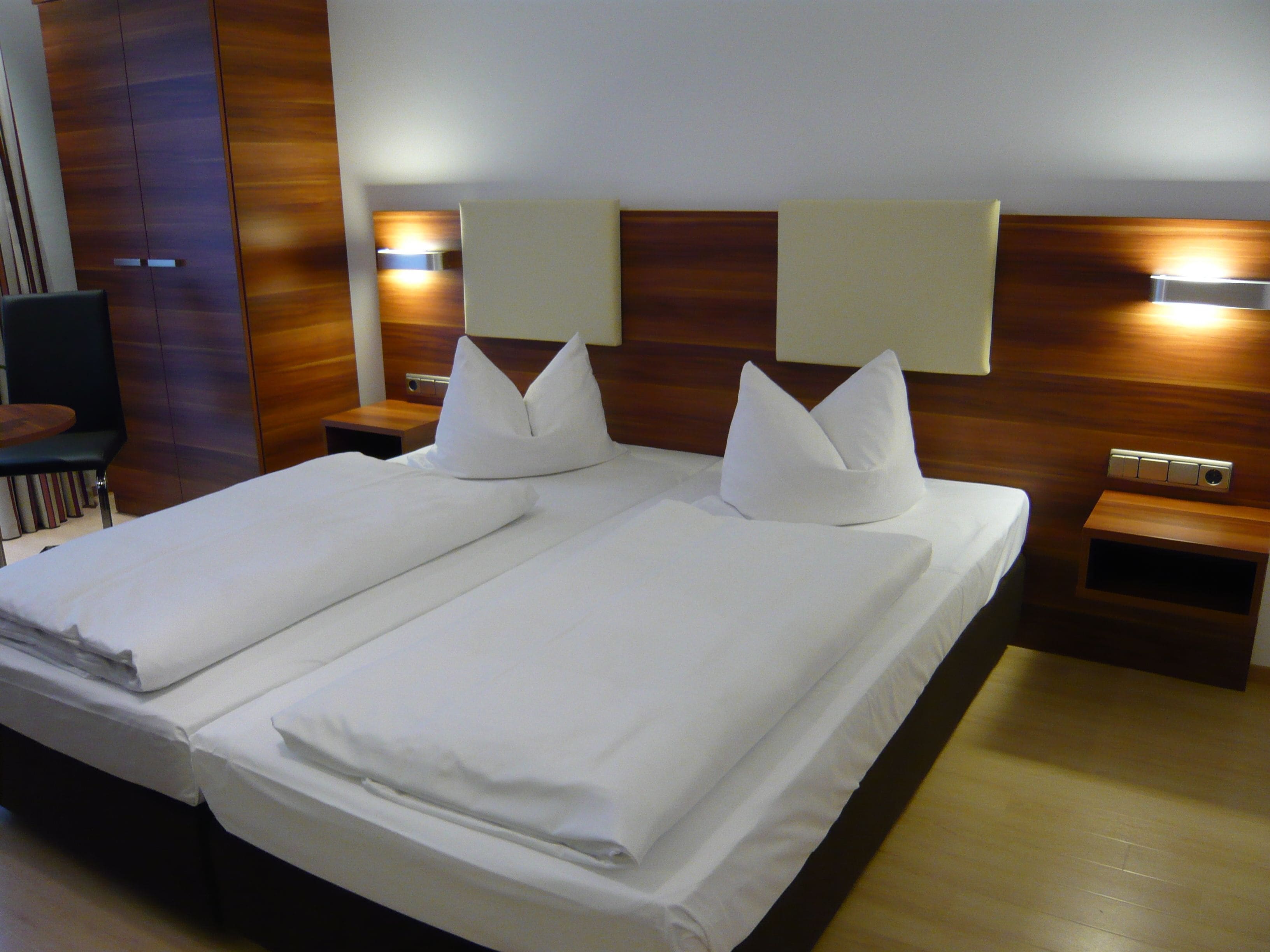 1 bedroom, hypo-allergenic bedding, minibar, in-room safe