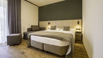 Double or Twin Room | Hypo-allergenic bedding, minibar, in-room safe, desk