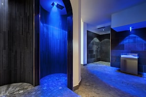 Espace de soins pour les couples, sauna, bain à remous, hammam