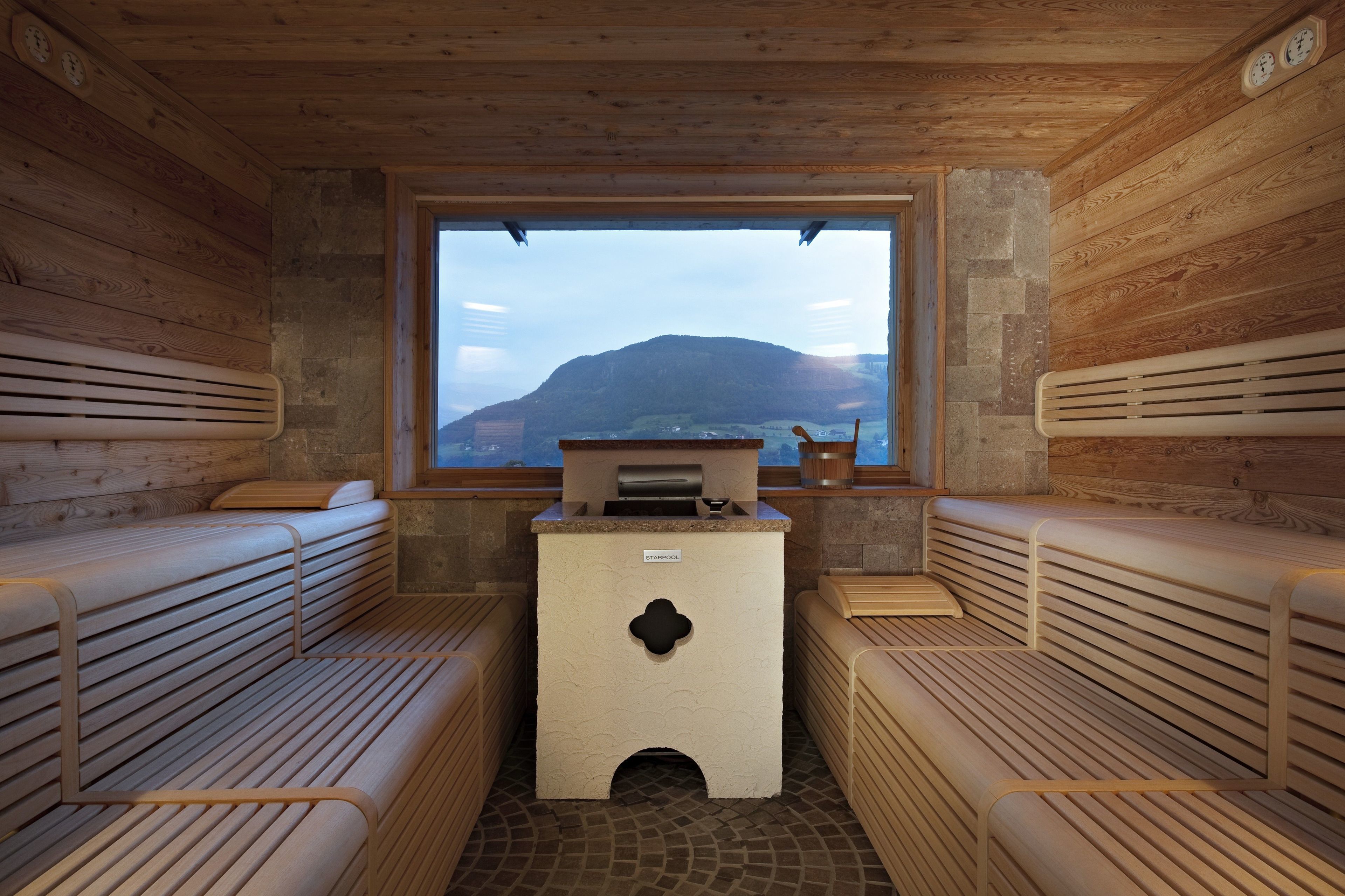 couples treatment room(s), sauna, hot tub, turkish bath/hammam