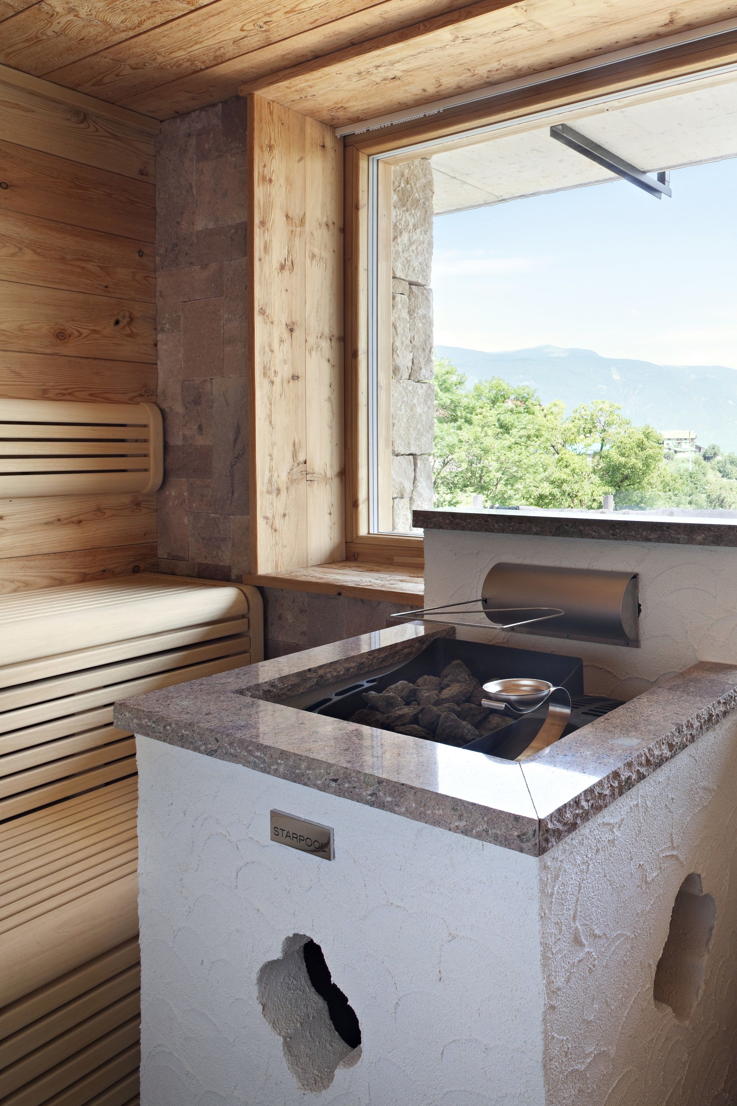 couples treatment room(s), sauna, hot tub, turkish bath/hammam