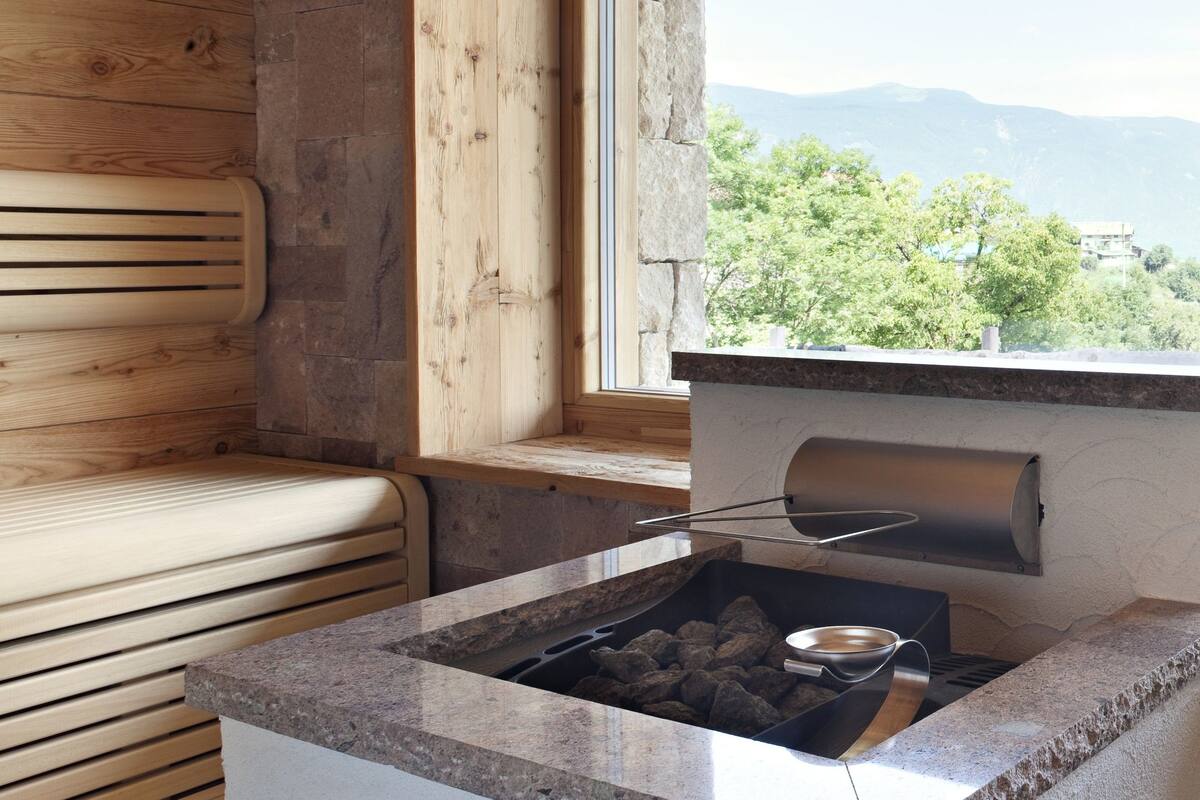 couples treatment room(s), sauna, hot tub, turkish bath/hammam