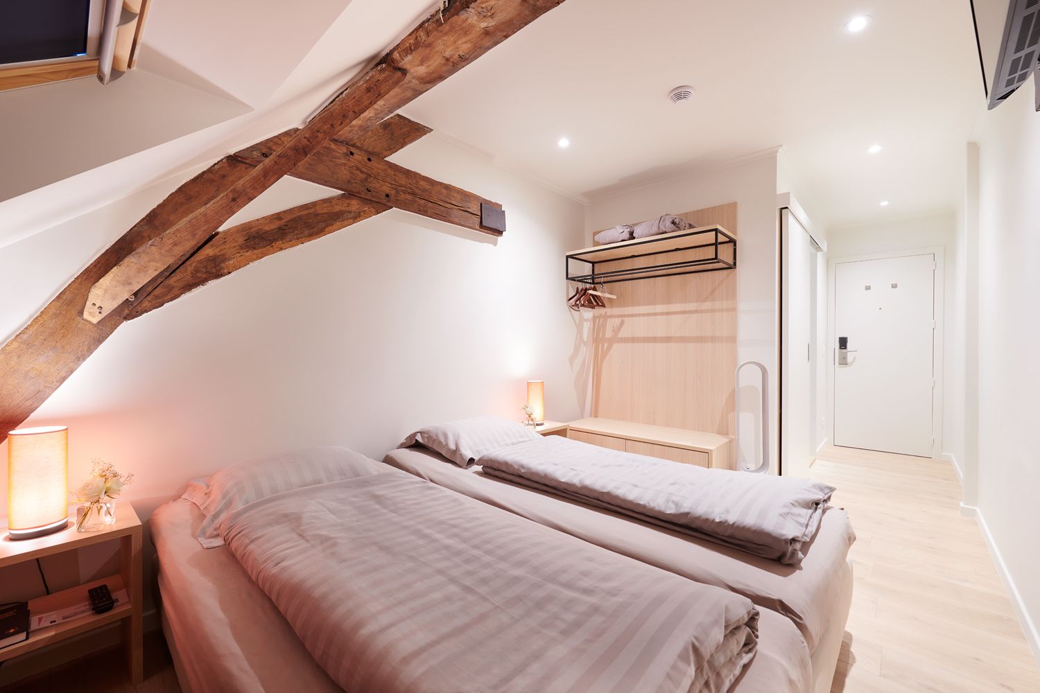 standard twin room, 2 single beds | minibar, in-room safe, desk, wifi