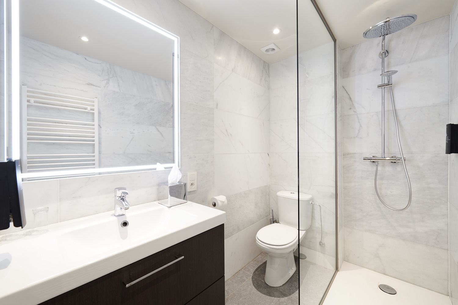 standard double room, 1 double bed | bathroom shower