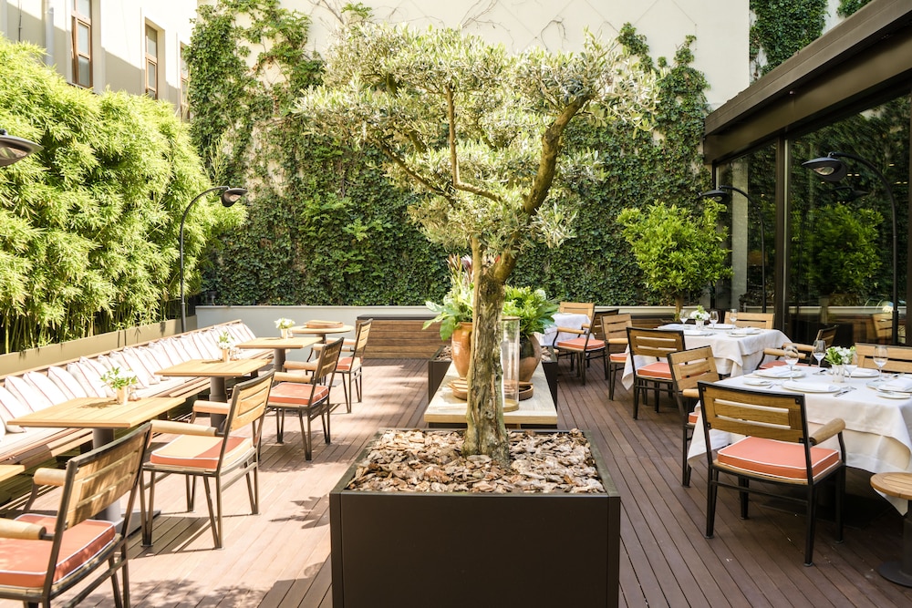 Square Nine Hotel Belgrade by null