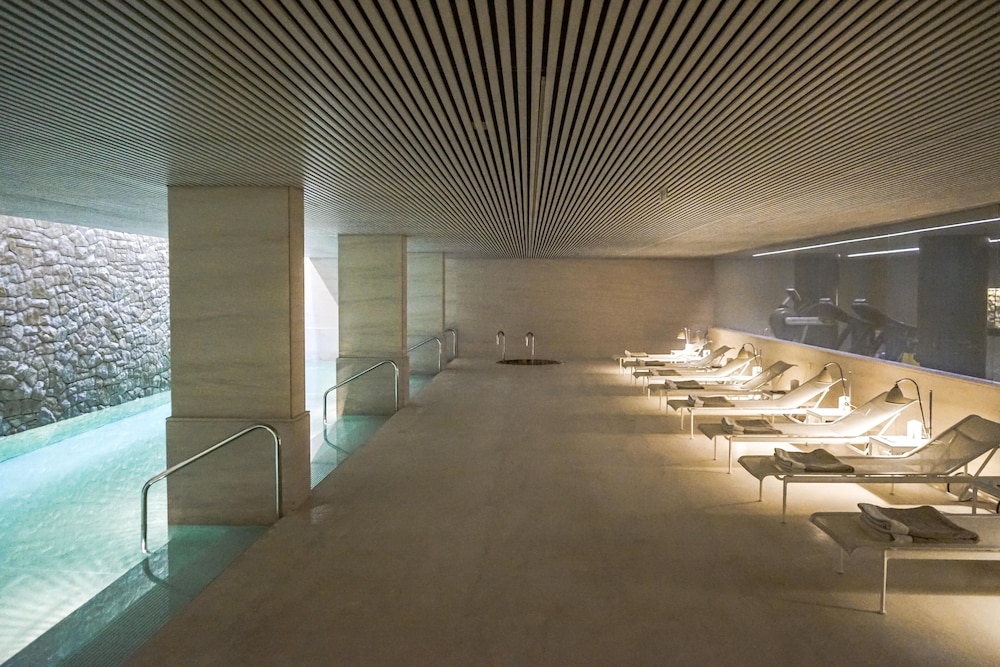 Square Nine Hotel Belgrade by null