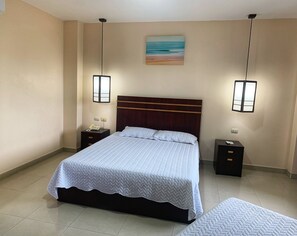 Coffres-forts dans les chambres, bureau, Wi-Fi gratuit, draps fournis