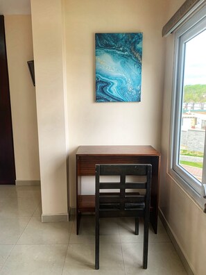 Corner Executive Room | Két bảo mật tại phòng, bàn, truy cập Internet không dây miễn phí 