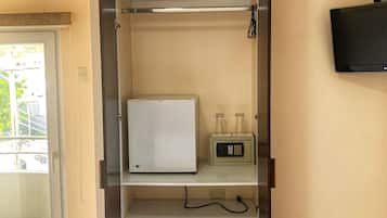 In-room safe, desk, free WiFi, bed sheets