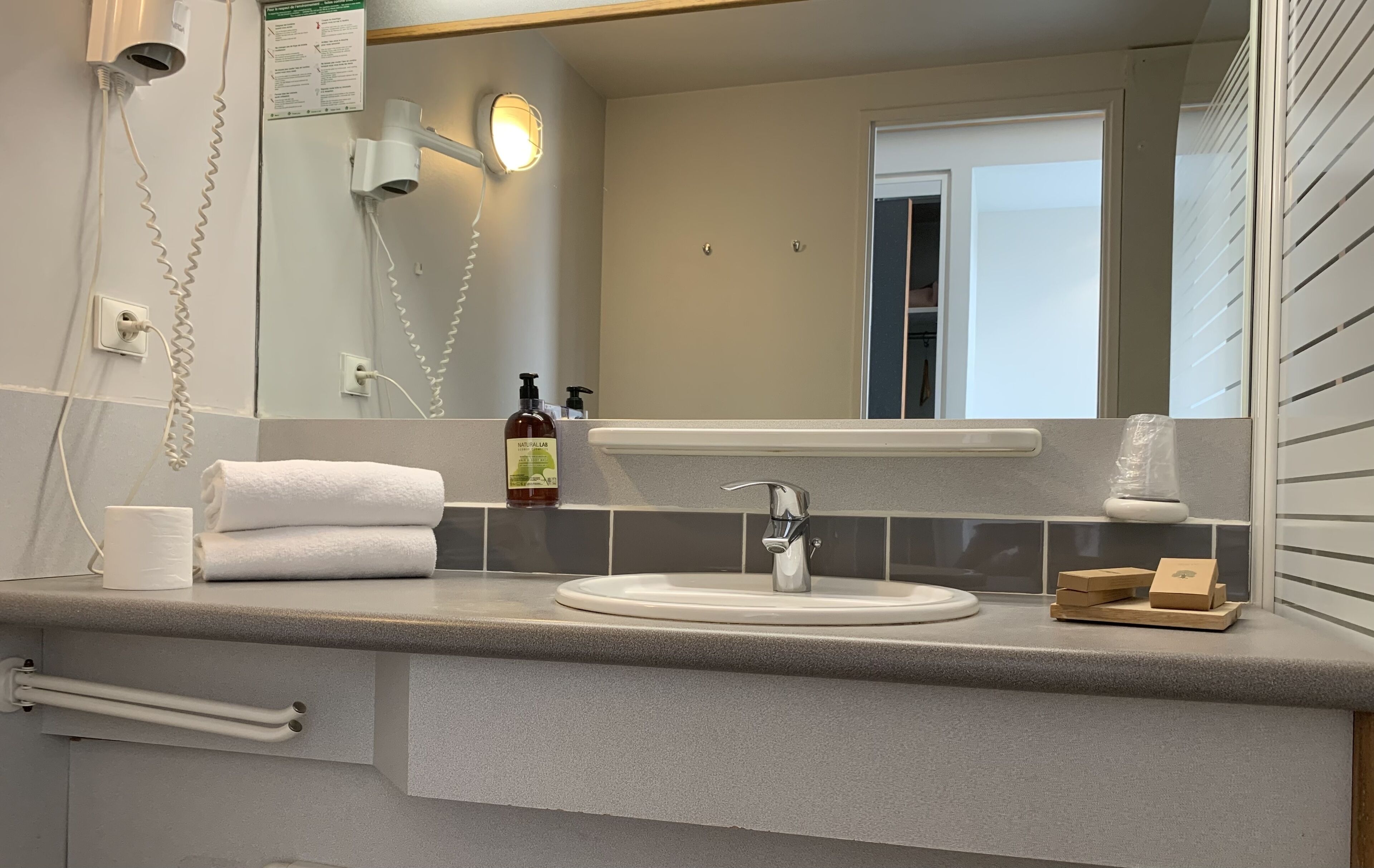 desk, soundproofing, iron/ironing board, free wifi