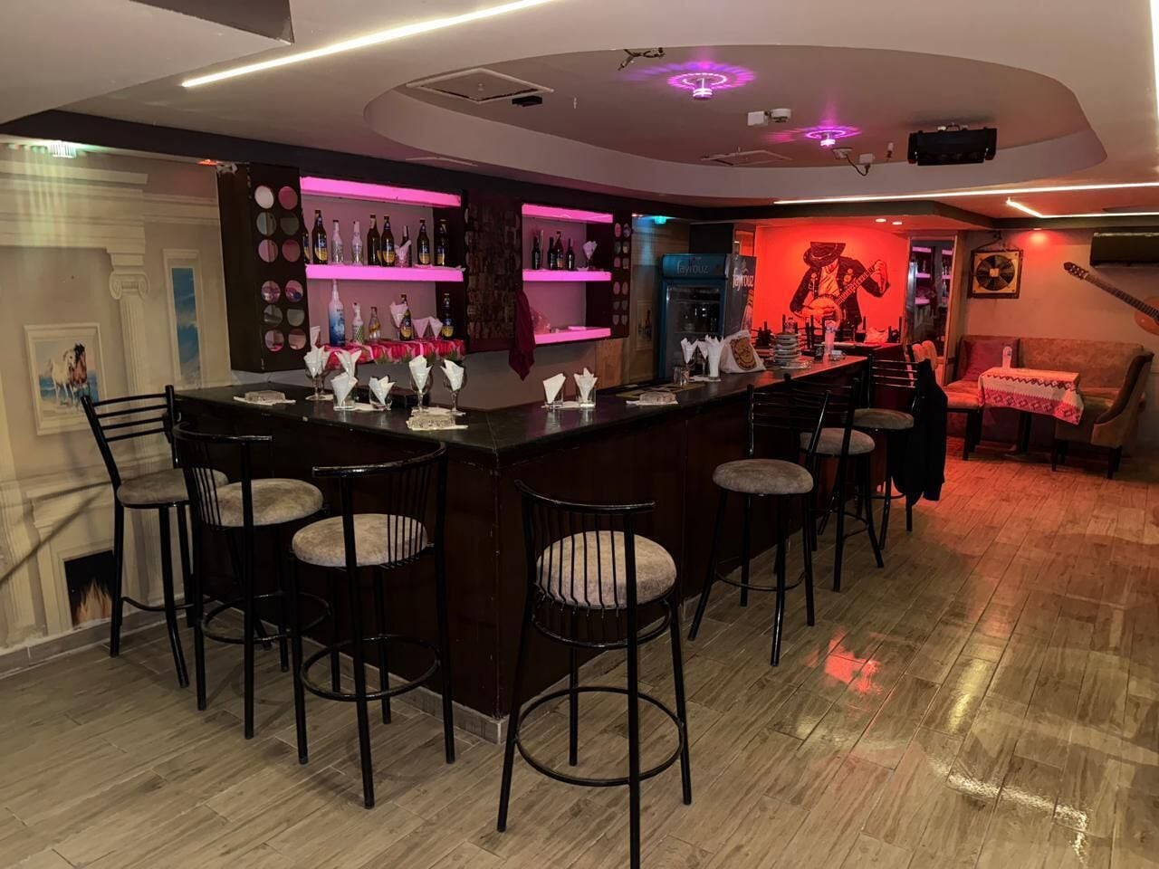 夜总会