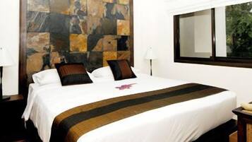 Studio | 1 bedroom, minibar, desk, free cribs/infant beds