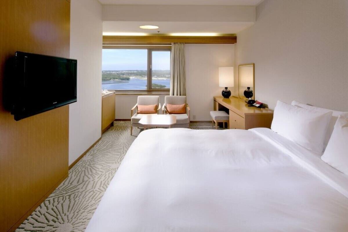 Down duvets, minibar, in-room safe, desk