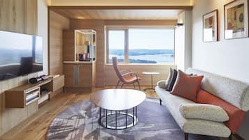 Down duvets, minibar, in-room safe, desk