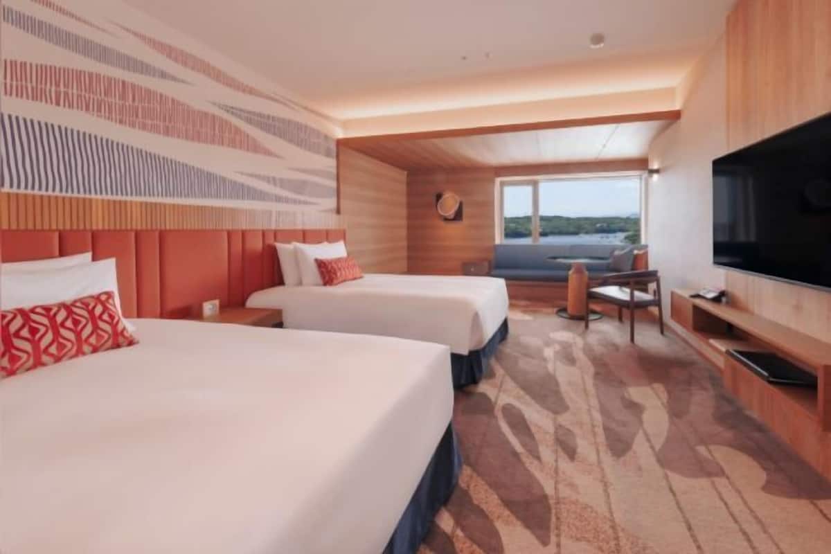 Down duvets, minibar, in-room safe, desk